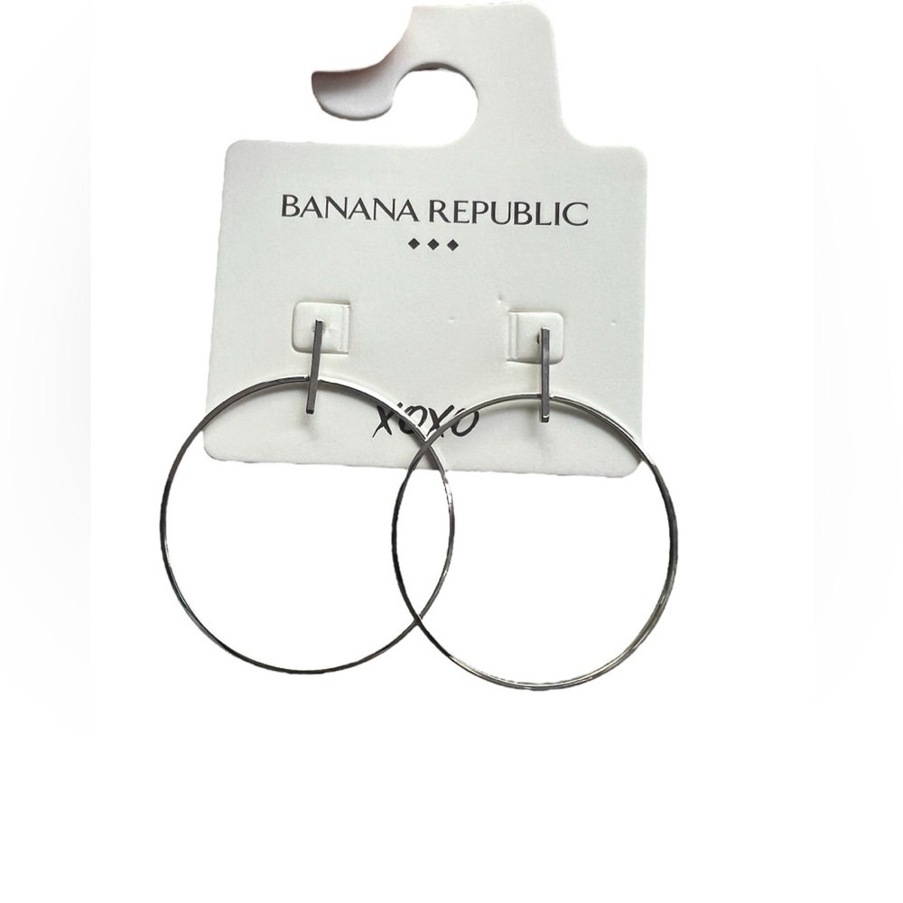 NWT~ Banana Republic silver tone hoop earrings. Front view hoop.